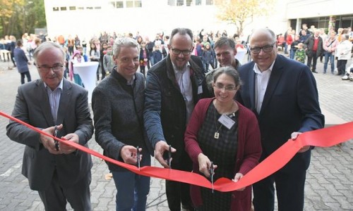 Tag der offenen T&uuml;r und Einweihung des neuen Schulgeb&auml;udes